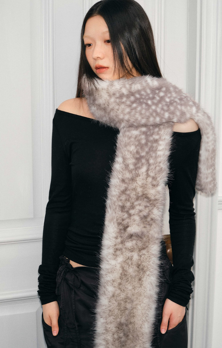 ETHEREAL FADE FAUX FUR LONG SCARF IN ASH TAUPE