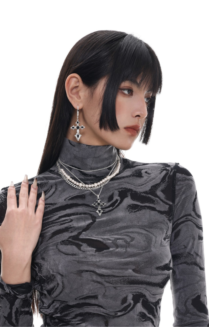 SAINT TEARS CROSS EARRINGS – CURSED NIGHT