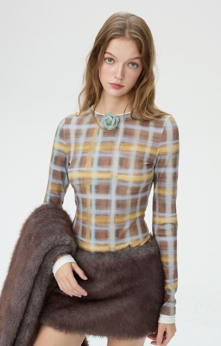 PRINTED FAUX-LAYER LONGSLEEVE TOP IN HONEY-MAPLE CHECK