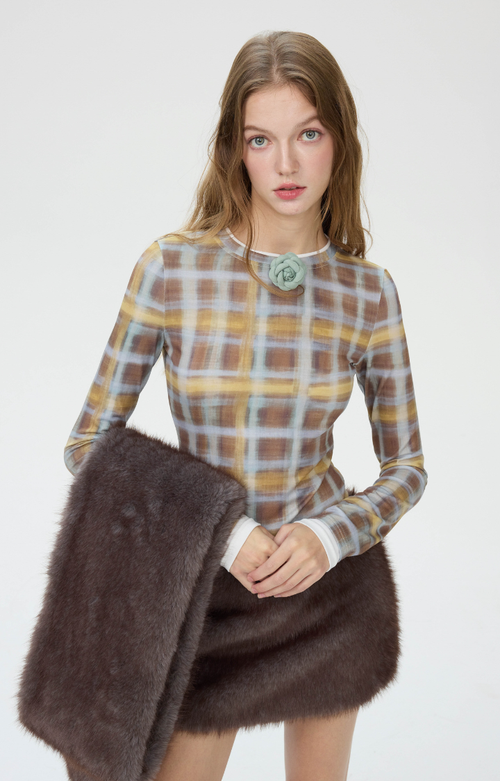 FAUX-FUR LOW-RISE MINI SKIRT IN FROST-GRAY VELVET