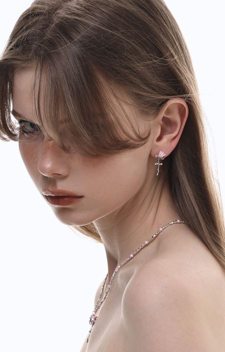 THE ROSE SIN ROSARY NECKLACE