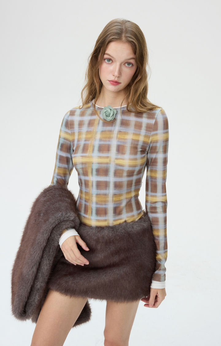 FAUX-FUR LOW-RISE MINI SKIRT IN FROST-GRAY VELVET