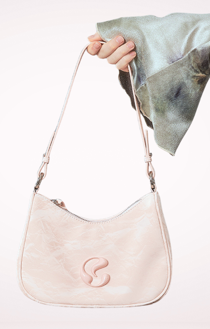 LUXE CURVE BAGUETTE BAG IN PINK DIAMOND