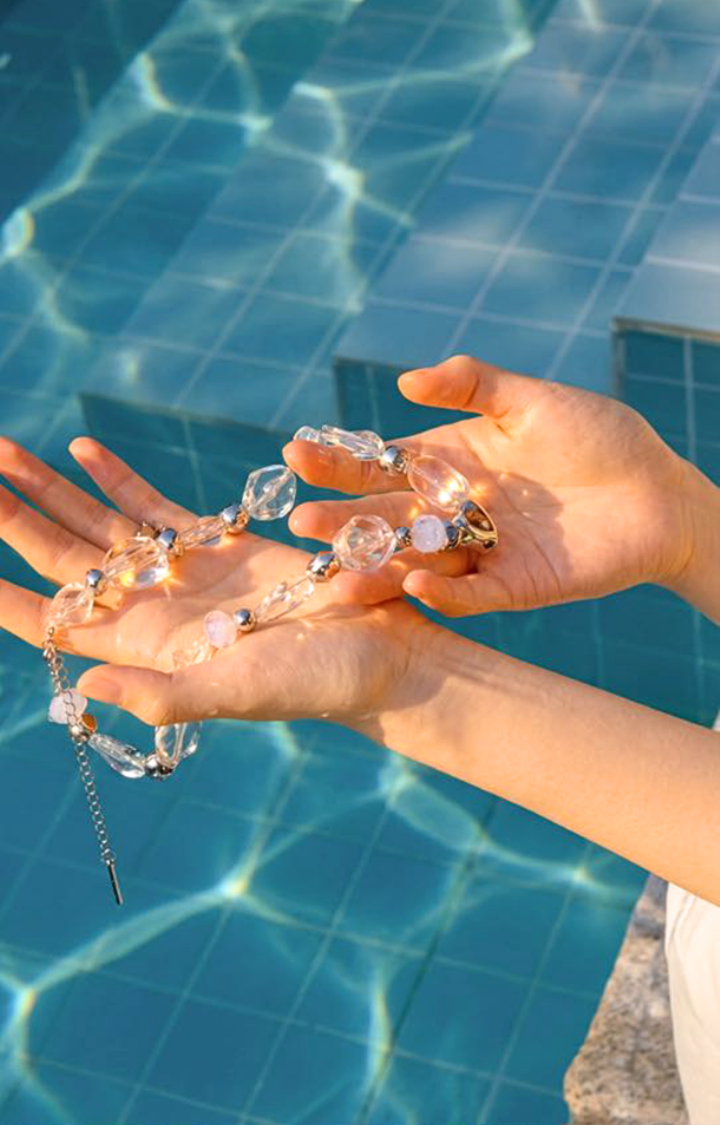 CLAVICLE STATIC CRYSTAL NECKLACE