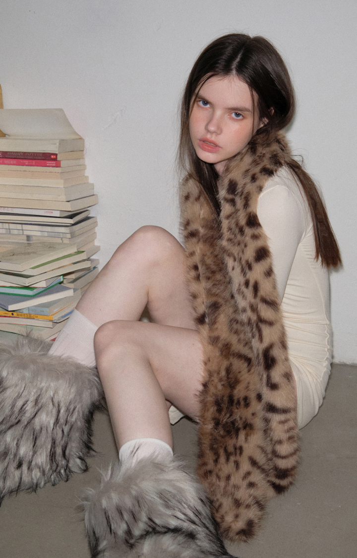 BAD HABIT FAUX FUR SCARF IN LEOPARD BROWN