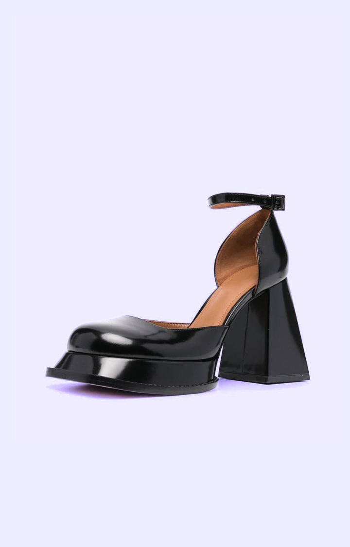 SHADOW GLOSS CUTOUT HEELS IN MIDNIGHT BLACK