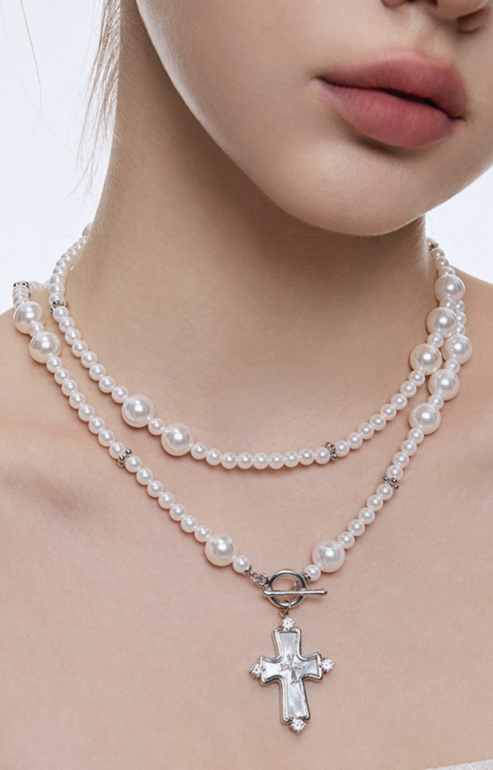HOLY TEASE CROSS PEARL NECKLACE