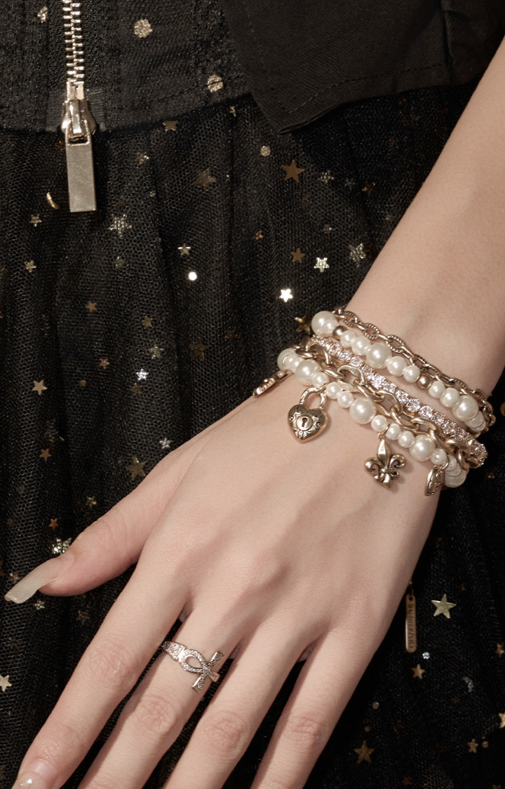 PEARL LOCK KEY MULTI-LAYER BRACELET
