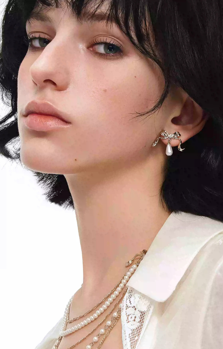RIBBON THREAT PEARL STUD EARRINGS