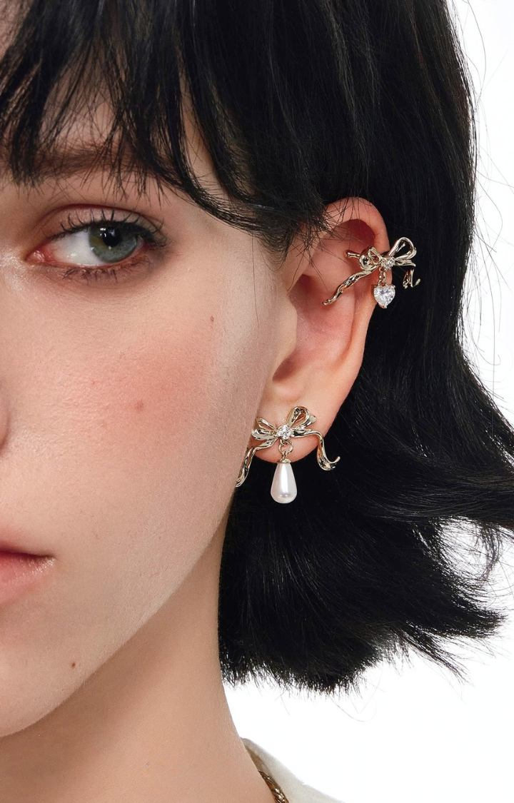 RIBBON THREAT PEARL STUD EARRINGS