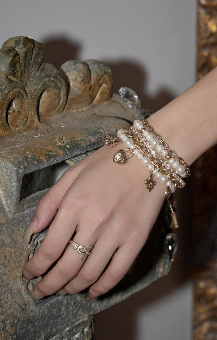PEARL LOCK KEY MULTI-LAYER BRACELET