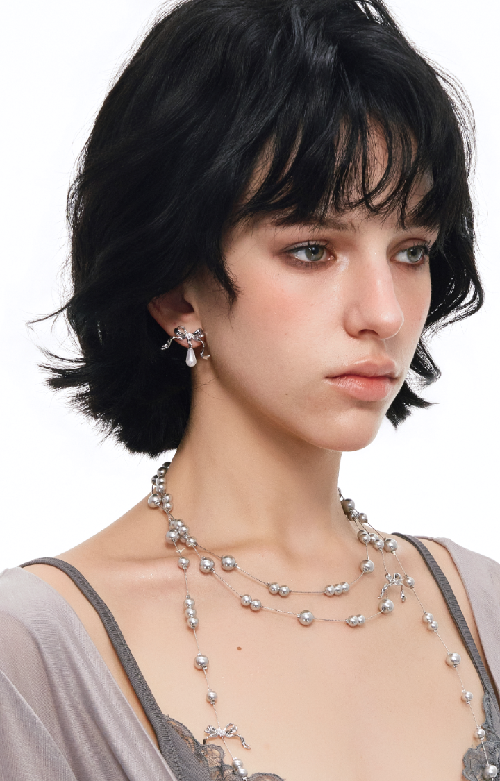 RIBBON THREAT PEARL STUD EARRINGS
