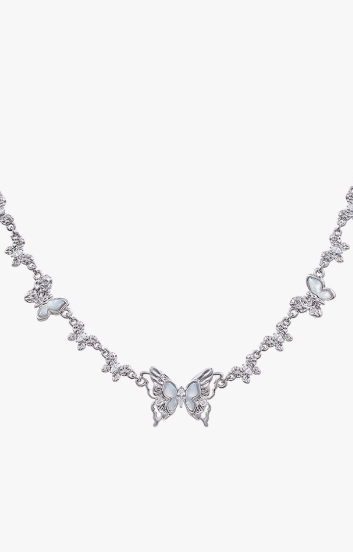 PEARLCORE BUTTERFLY NECKLACE