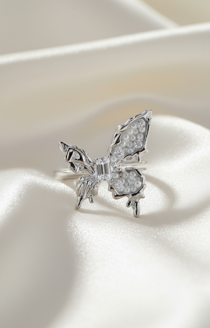 PEARLSTORM BUTTERFLY RING