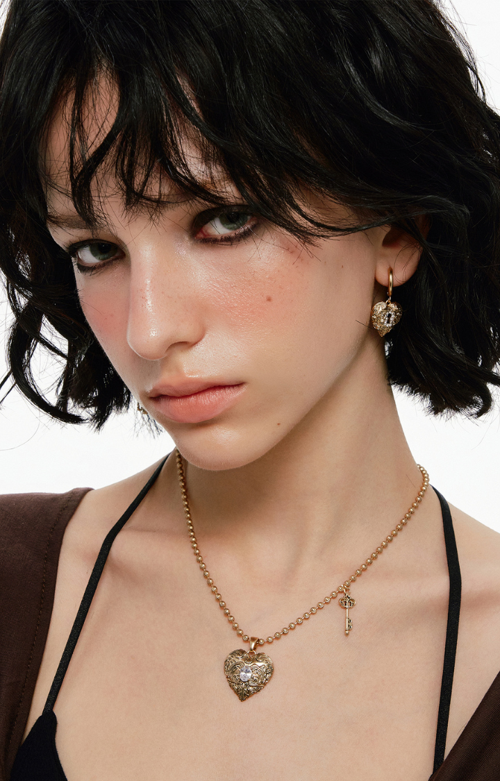 LOCKED HEART CHARM NECKLACE