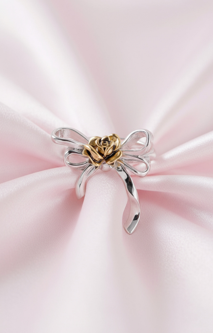 GOLDEN THORN BOW RING