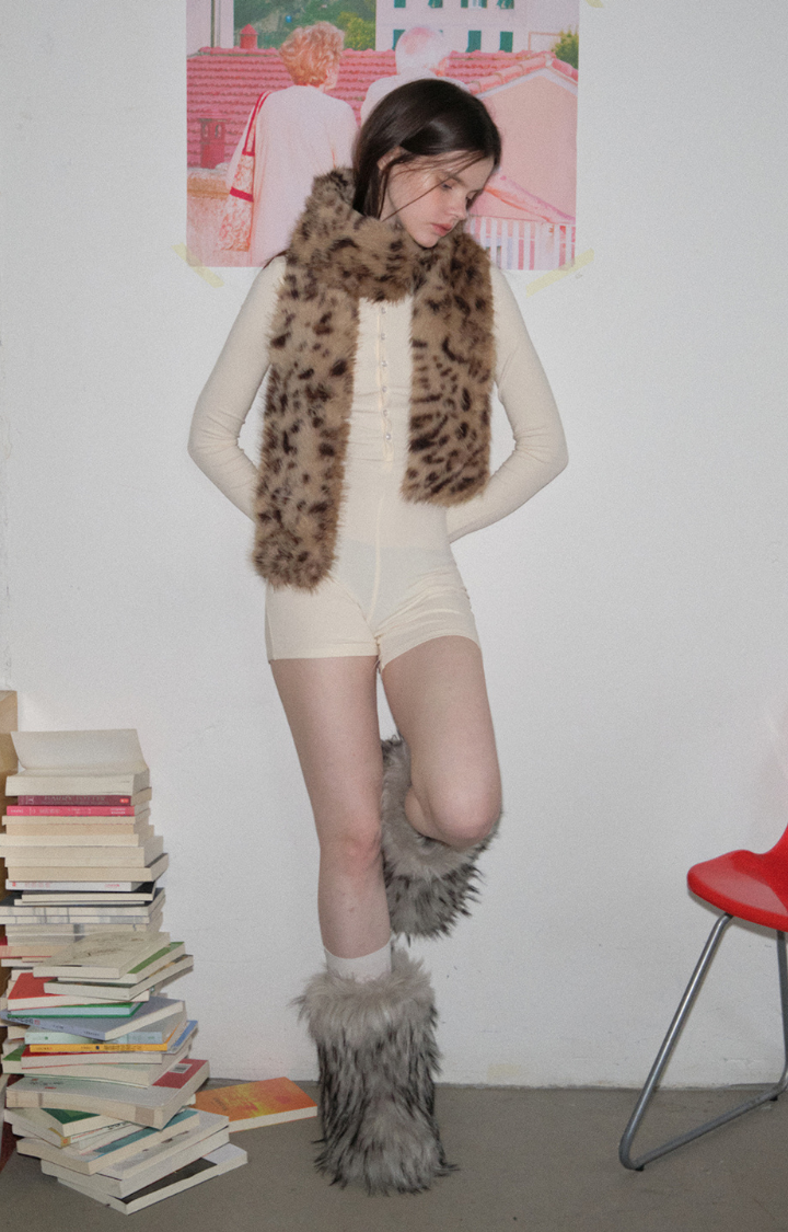 BAD HABIT FAUX FUR SCARF IN LEOPARD BROWN