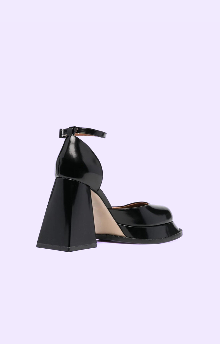 SHADOW GLOSS CUTOUT HEELS IN MIDNIGHT BLACK