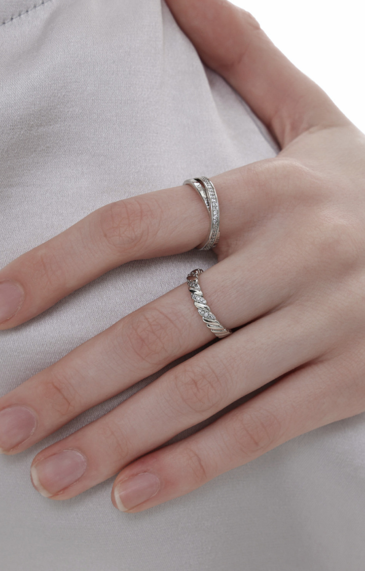 STATIC CROSS RING