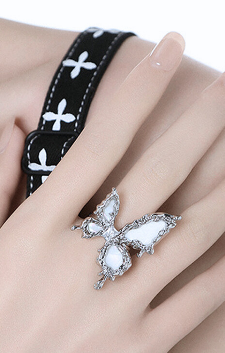 FROZEN ECHO BUTTERFLY RING