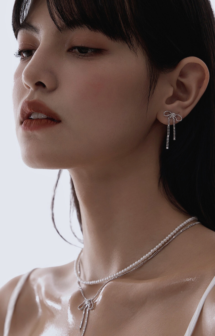 ICE RIBBON DROP EARRINGS
