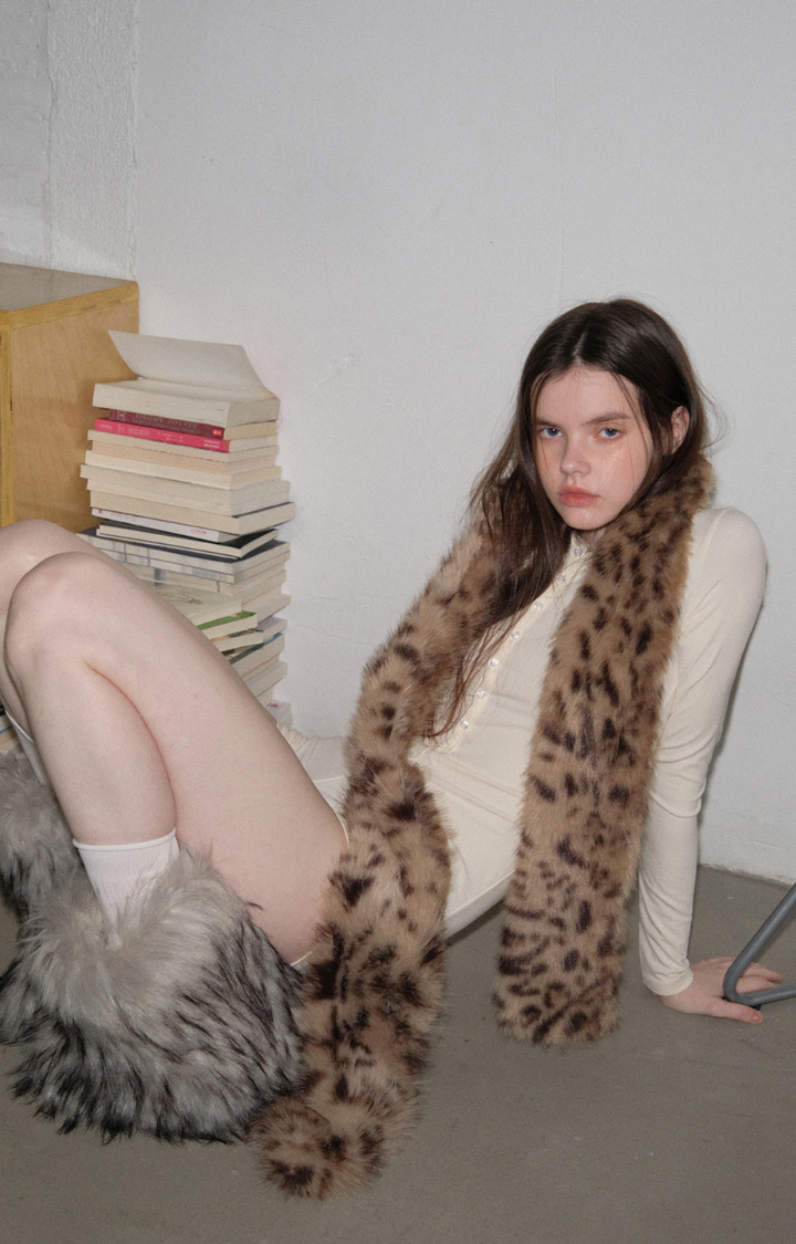 BAD HABIT FAUX FUR SCARF IN LEOPARD BROWN