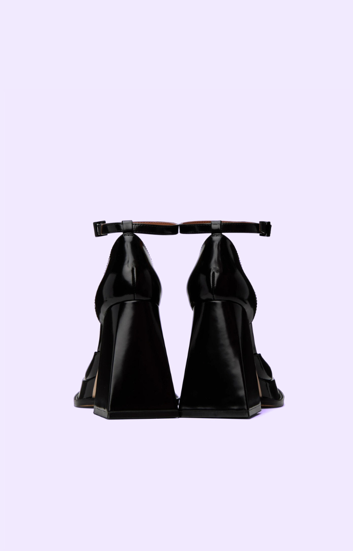 SHADOW GLOSS CUTOUT HEELS IN MIDNIGHT BLACK