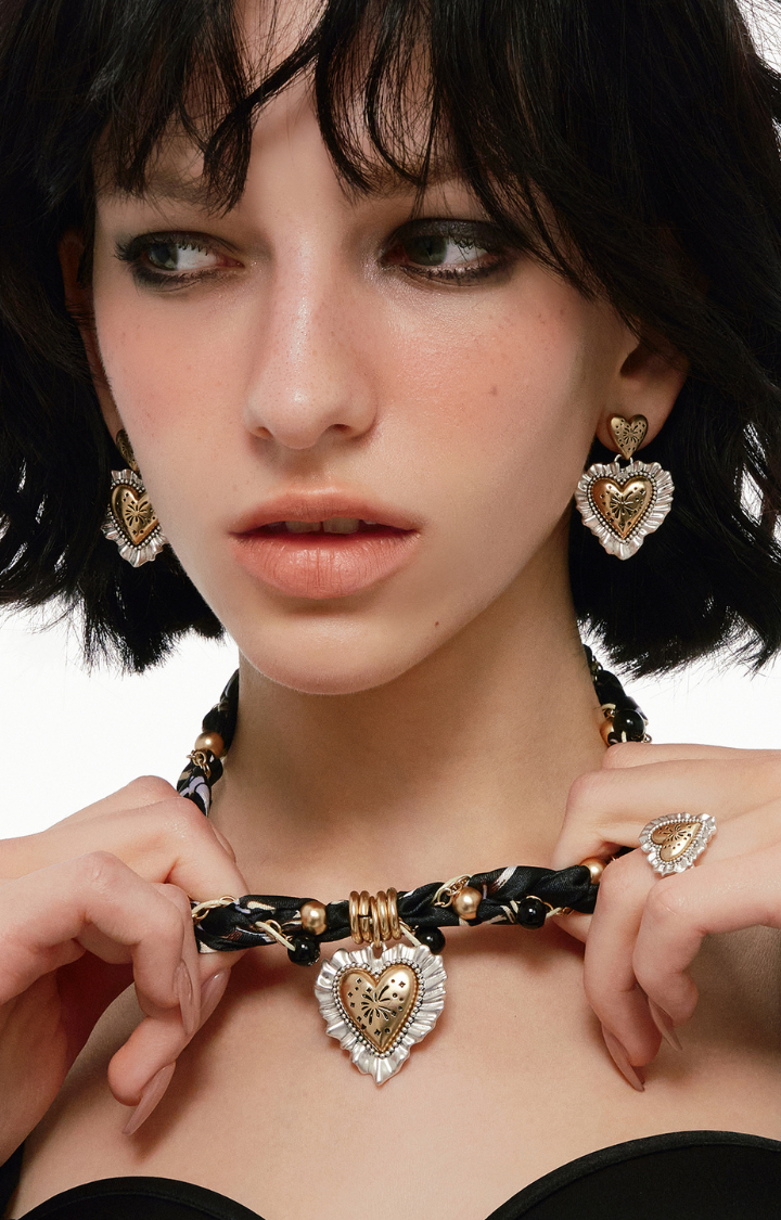 FIREWORKS HEART SILK SCARF CHOKER