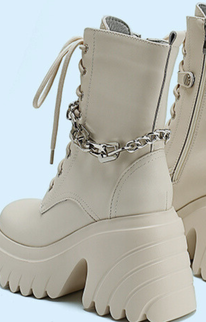 CHAIN REACTION PLATFORM BOOTS - MOONMILK WHITE