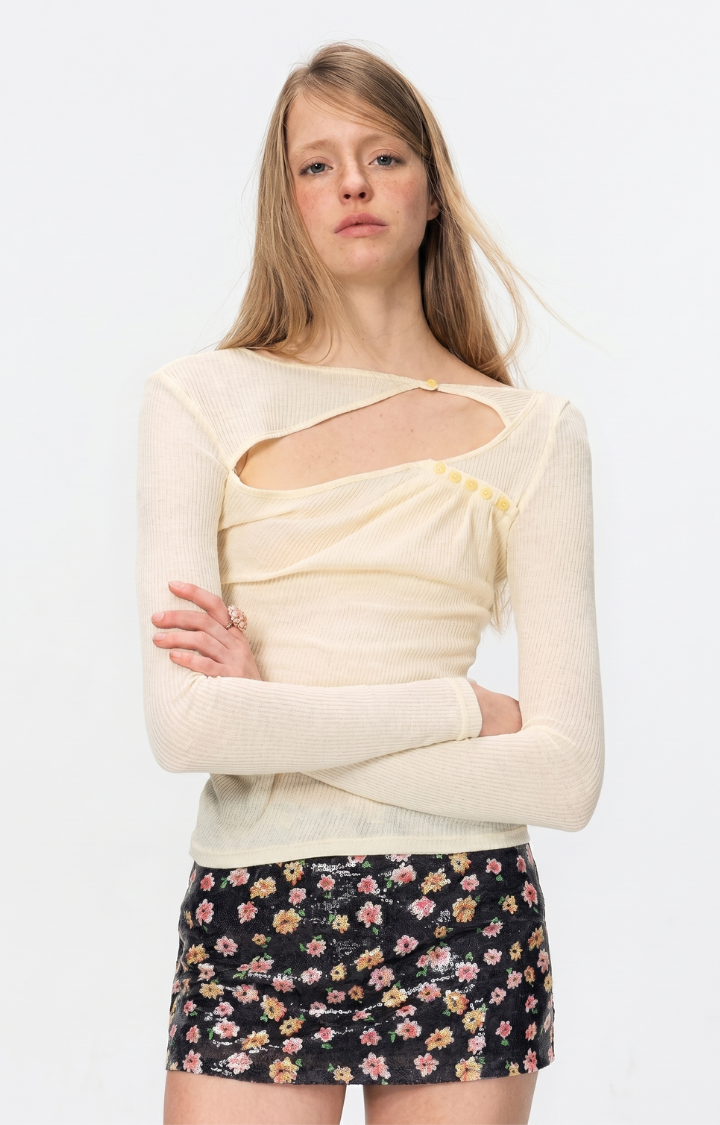 BUTTER VEIL CUTOUT LONG SLEEVE TOP
