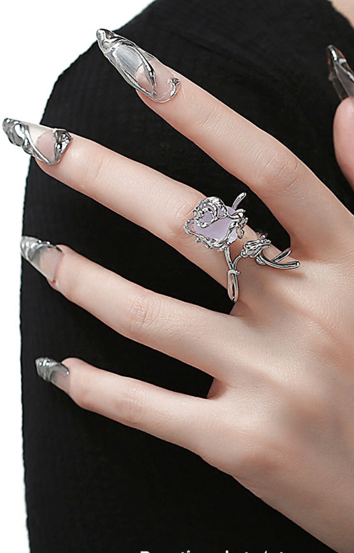 AMETHYST ROSE THORN RING