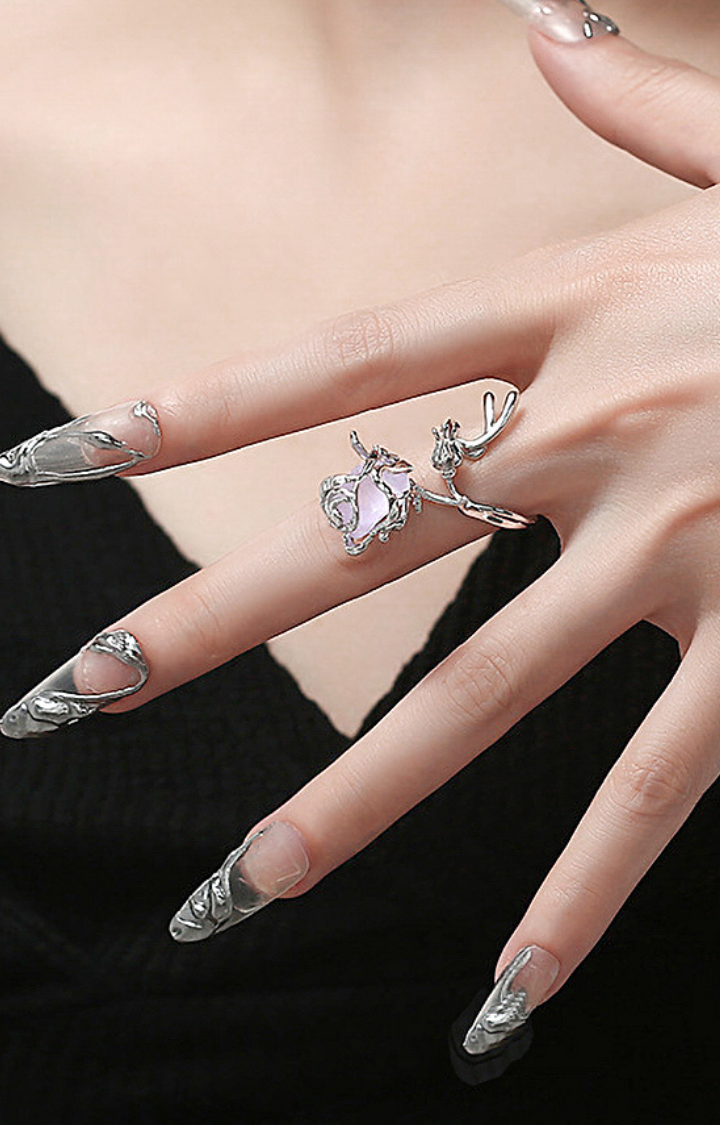AMETHYST ROSE THORN RING