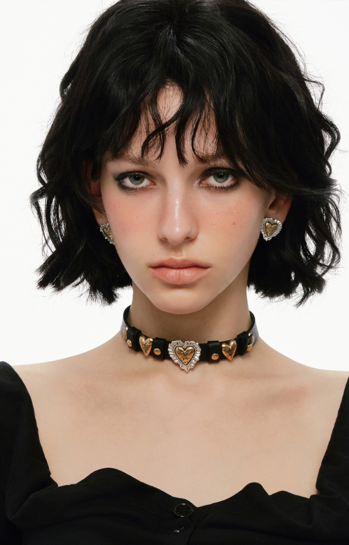 FIREWORK HEART LEATHER CLAVICLE CHAIN