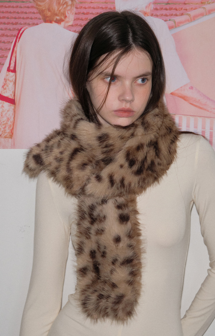 BAD HABIT FAUX FUR SCARF IN LEOPARD BROWN