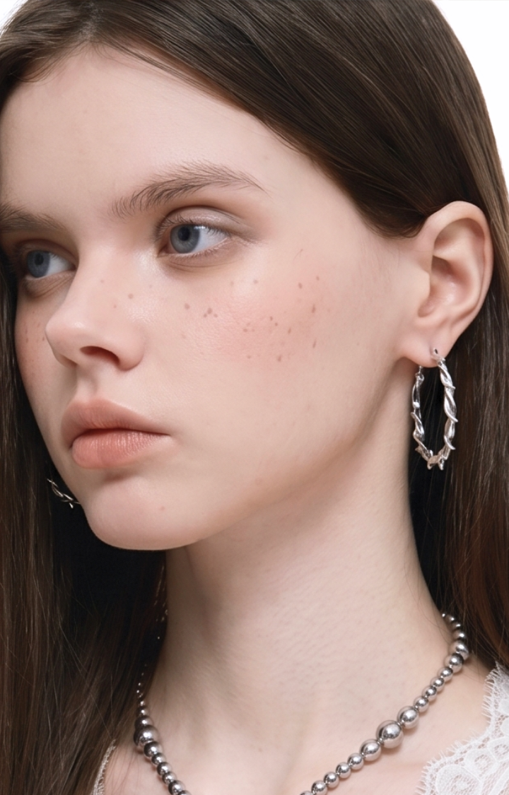 THORNED HALO HOOPS IN COLD RELIC SILVER