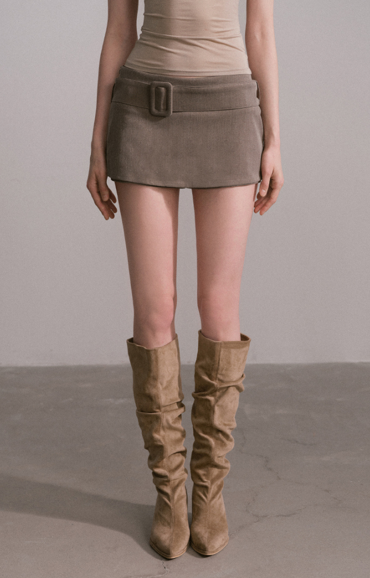WIDE BELT WHISPER MINI SKIRT IN SOFT TAUPE MIST