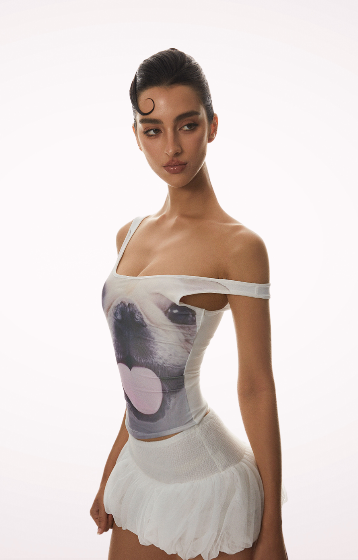 HEART PUP OFF-SHOULDER GRAPHIC TOP