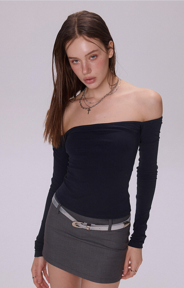 ONE-SHOULDER LONG SLEEVE IN MIDNIGHT SILENCE