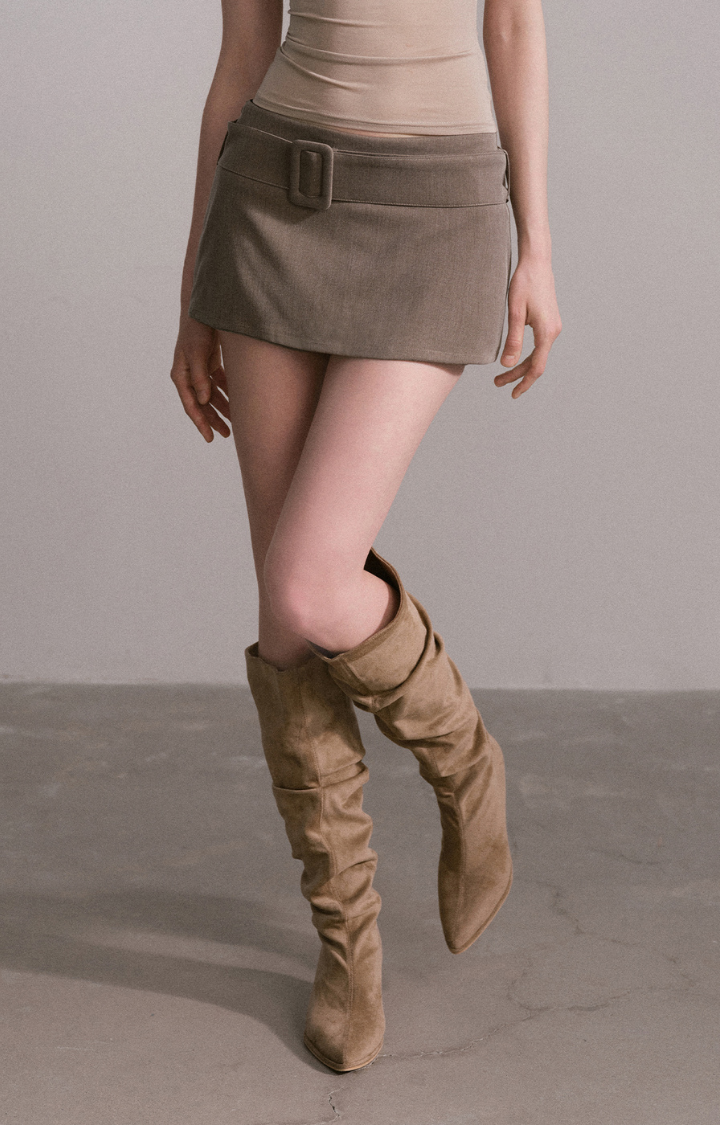 WIDE BELT WHISPER MINI SKIRT IN SOFT TAUPE MIST