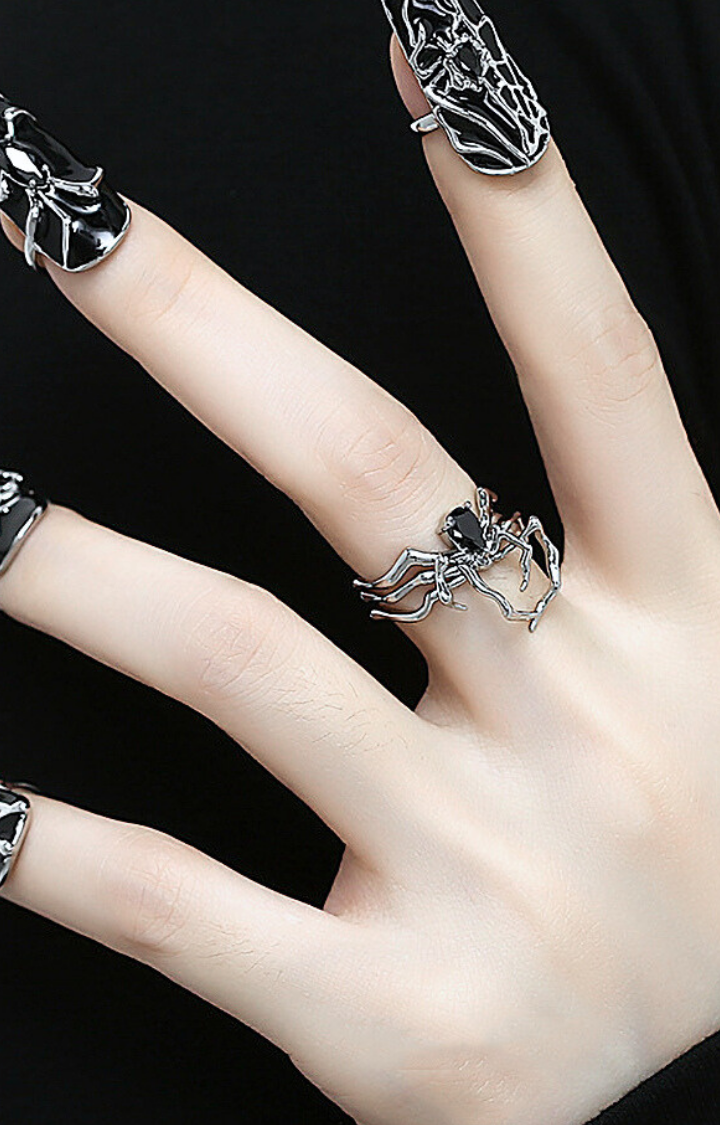 BLACK WIDOW WEB RING