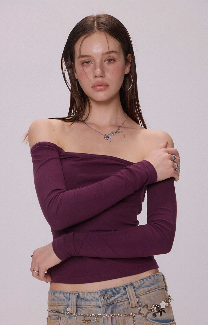 ONE-SHOULDER LONG SLEEVE IN PLUM POISON