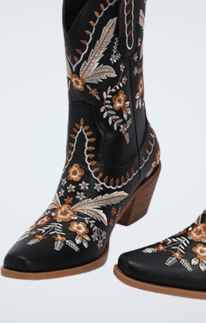 SADDLE BLOOM BOOTS - MIDNIGHT BLACK FLORAL