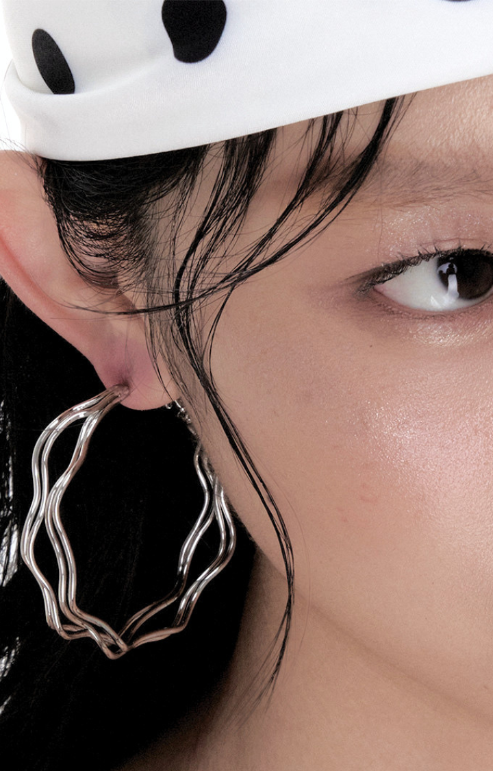 SILENT RIPPLE C-HOOP EARRINGS