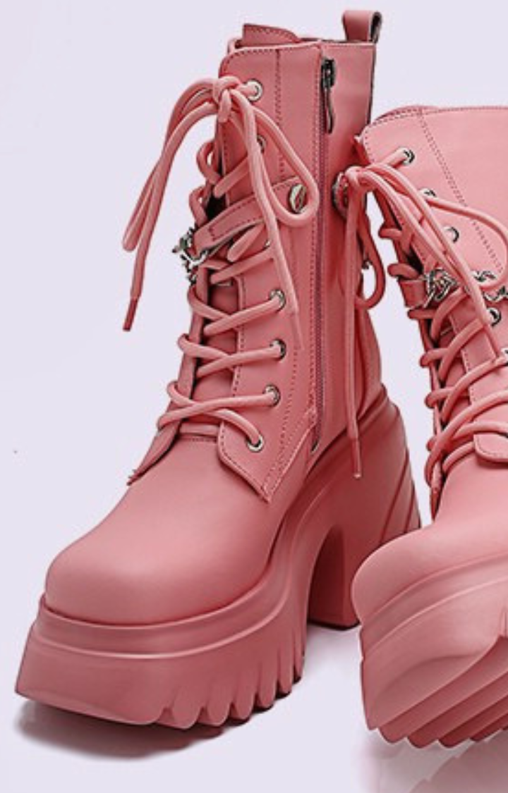 CHAIN REACTION PLATFORM BOOTS - CANDY BRUISE